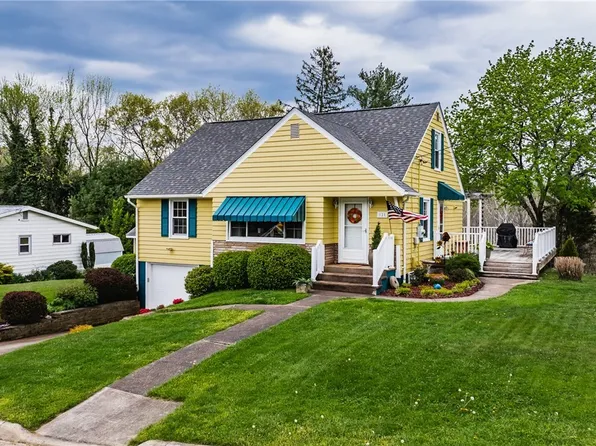 125 Sunset Ln, Marietta, OH 45750