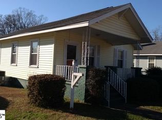 122 Pine St, Clinton, SC 29325