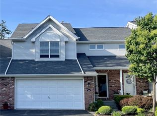 5448 Village Station Cir, Williamsville, NY 14221