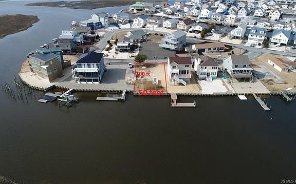 3rd image of 31 S Burgee Dr