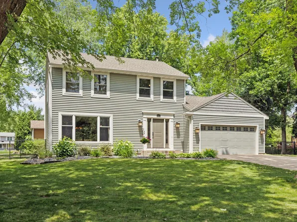 3211 Canterbury Ct, Woodbury, MN 55125