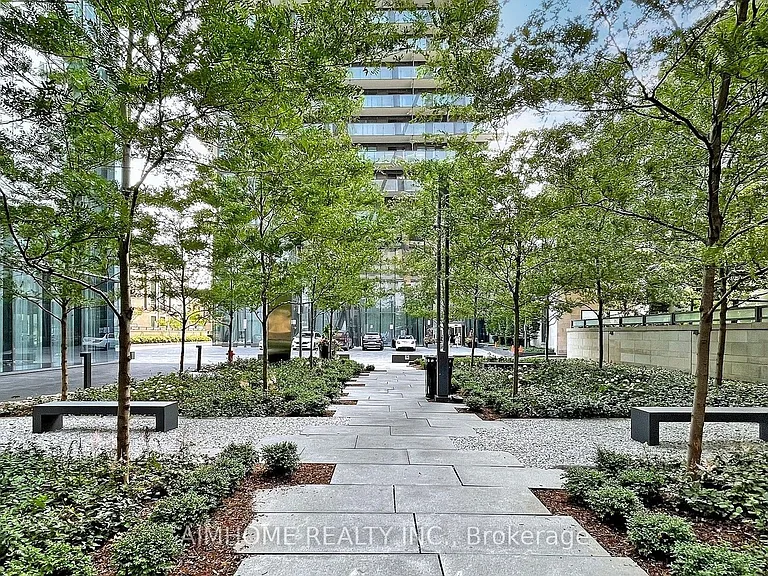 1080 Bay St #1403 — Photo 2