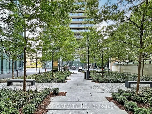 65 Saint Mary St, Toronto, ON