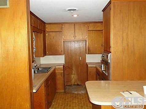 5th image of 1304 Sunset Dr