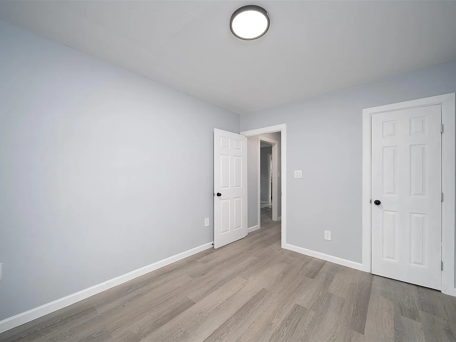 2 bed, 1.0 bath, 720 sqft, $1,180 — Photo 3
