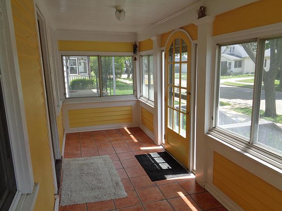 3rd image of 5834 W Mineral St