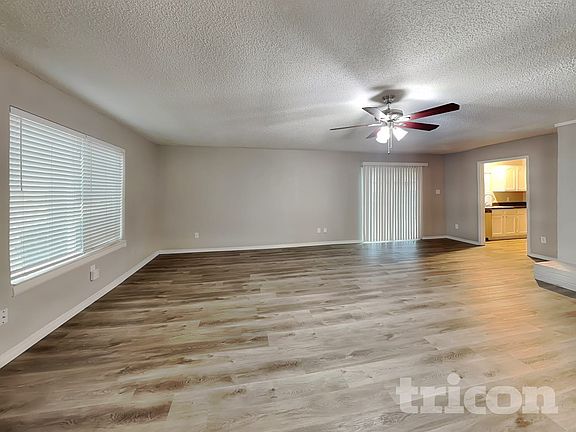4th image of 1210 Green Hill Dr