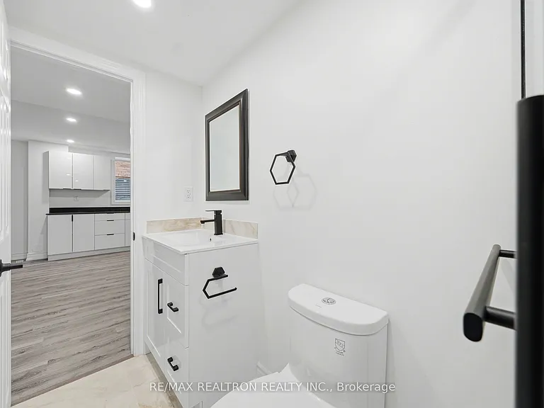 55 Bartram Cres #B — Photo 10