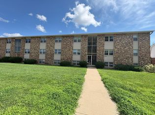 309-311 Robinhood, Bloomington, IL 61701