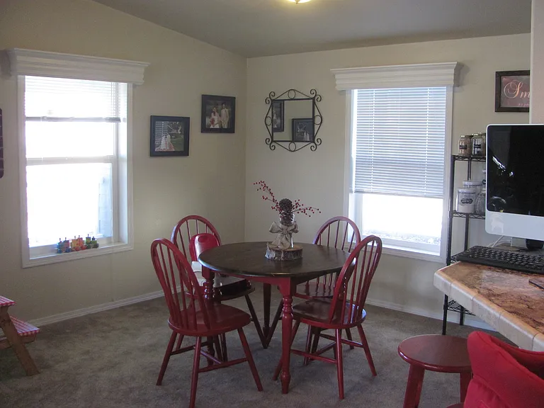 125 E Menefee St — Photo 5