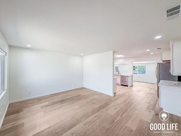 579 Gold Dr — Photo 3