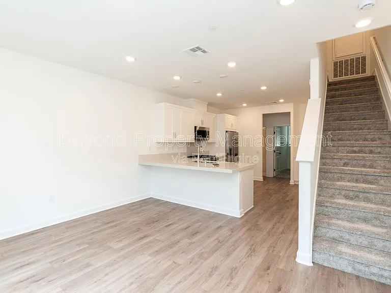 2126 Senita Dr — Photo 6