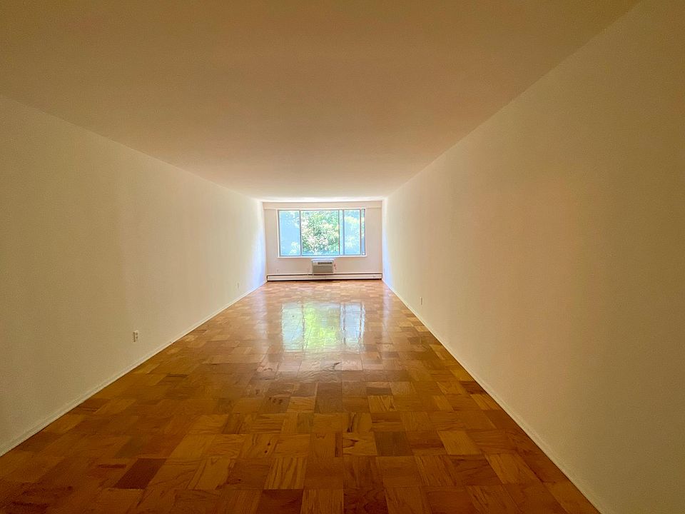 1st image of 121 Lake St #1B