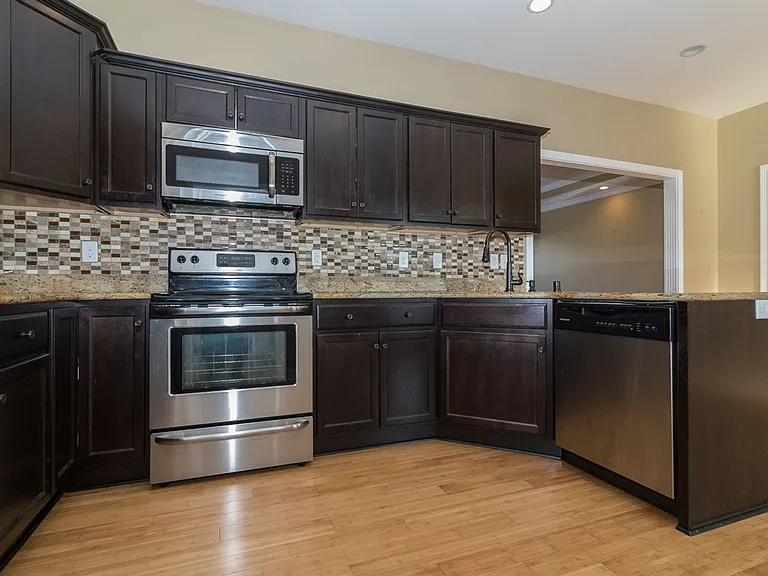 114 Lowball Ln — Photo 4