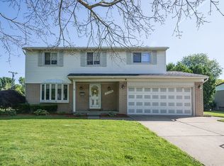 31290 Kendall St, Livonia, MI 48154