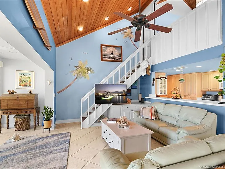 324 NE Golfview Cir #324 — Photo 12