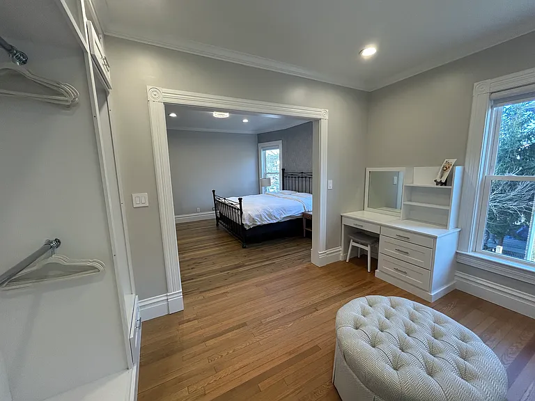 931 Oakland Ave — Photo 14