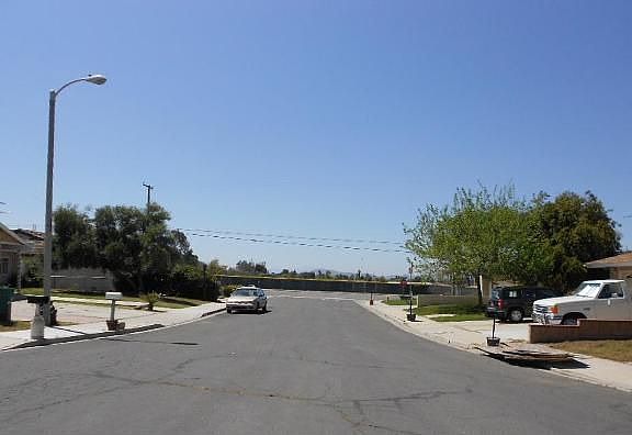 3rd image of 41792 Laurie Ln