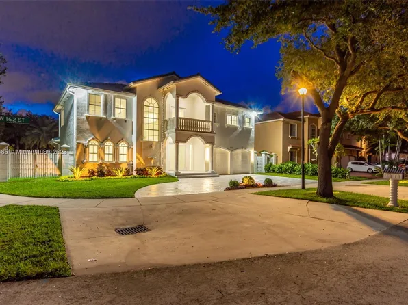 8521 NW 162nd St, Miami Lakes, FL 33016