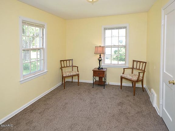5th image of 214 E Van Hoesen Blvd