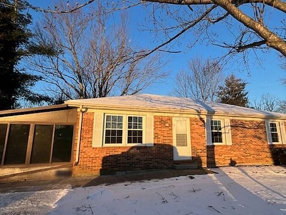 2nd image of 201 S Glencove