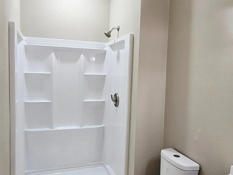 1308 W Walker St — Photo 14