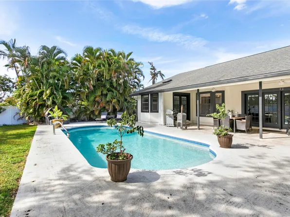 1855 Primrose Lane, Wellington, FL 33414