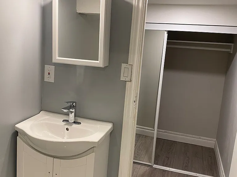647 Vaughan Rd #BASEMENT — Photo 8