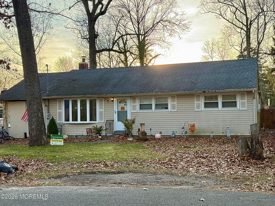 1st image of 5 Pear Avenue