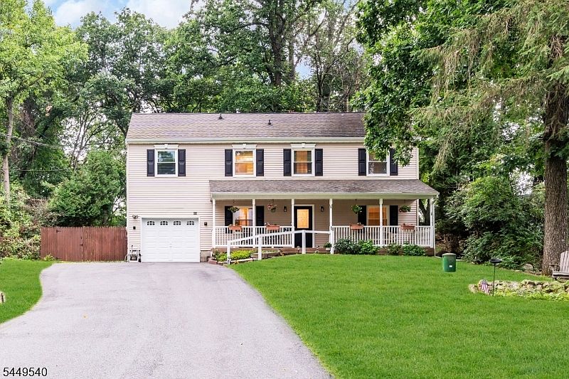 1st image of 23 Leo Ave
