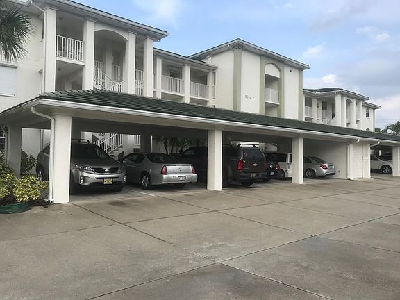 2nd image of 130 Breakers Ct
