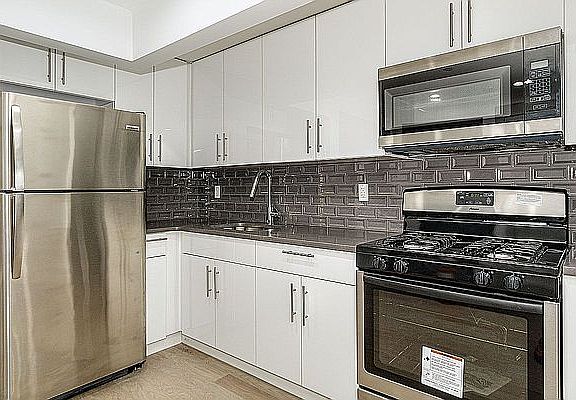3rd image of 139 Marcus Garvey Blvd #1B