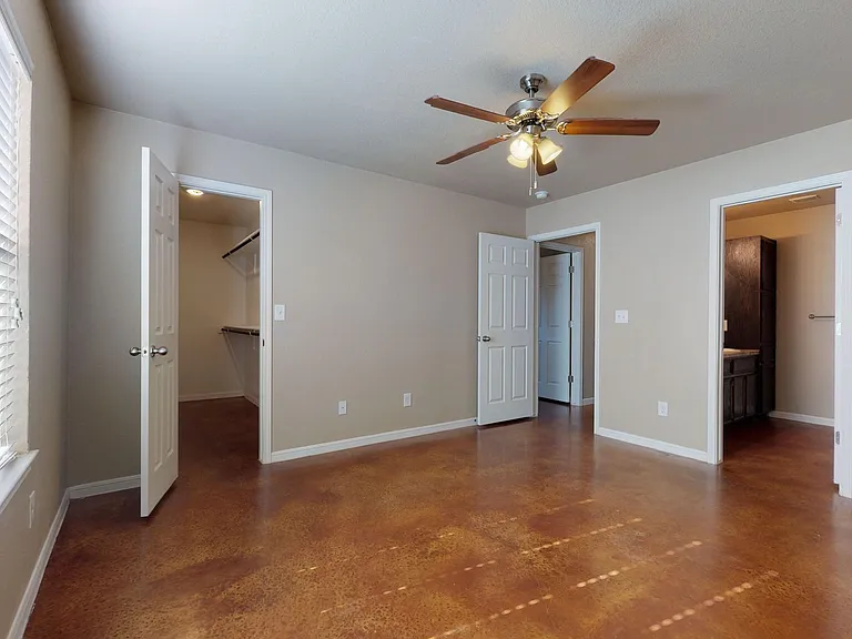 914 Ramblewood St #B — Photo 8