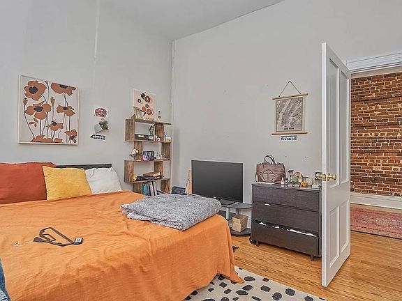 3rd image of 1622 Hanover Ave #B