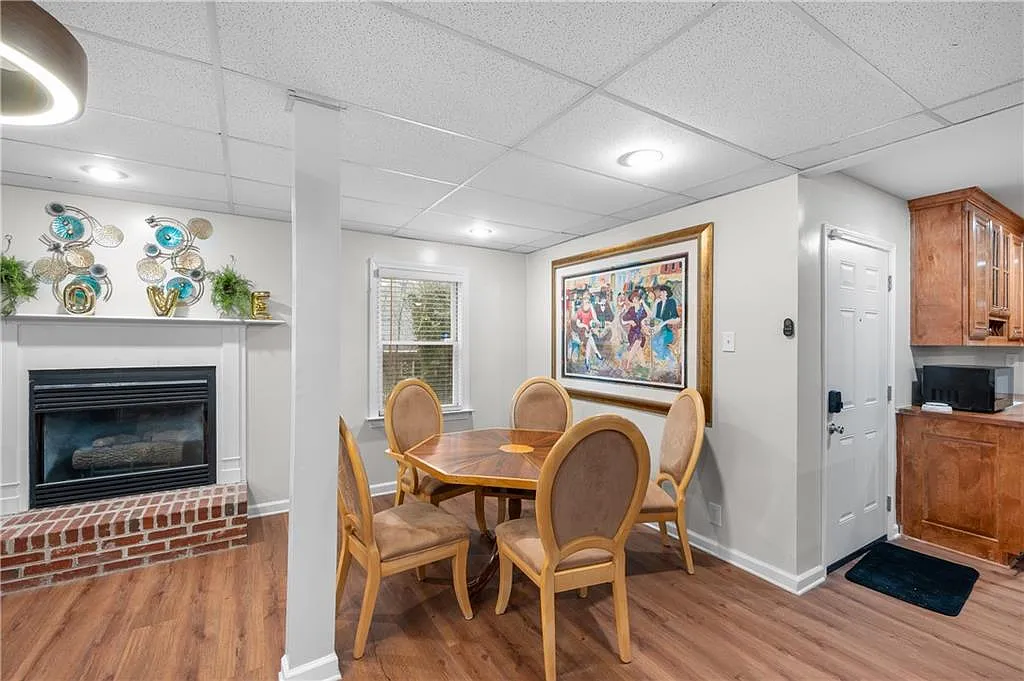 2 bed, 2.0 bath, 1500 sqft, $2,000 — Photo 4