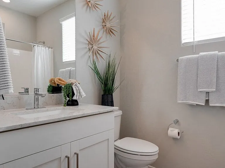 Vlux at Peoria Heights — Photo 28