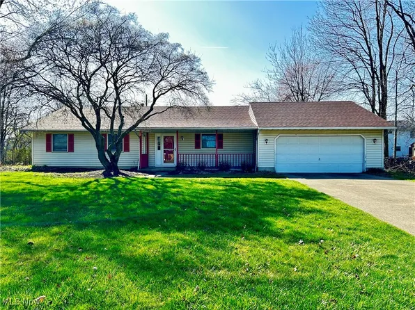 554 Harris Rd, Sheffield Lake, OH 44054