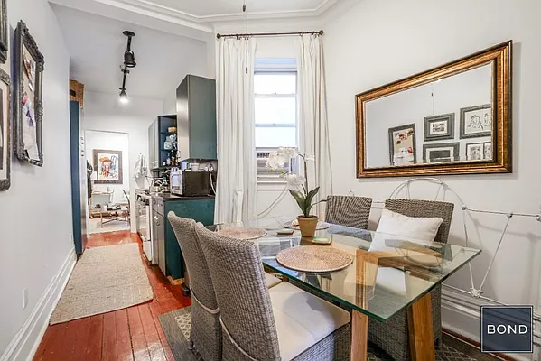 Rented by Bond New York | media 12