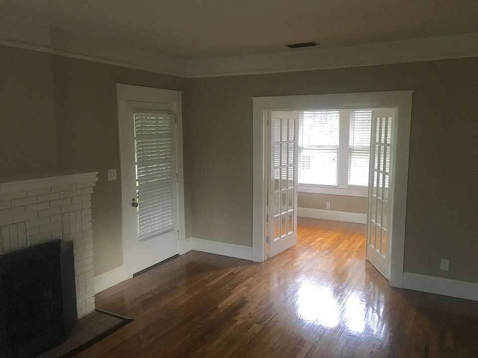 Living Rm & Bonus Rm