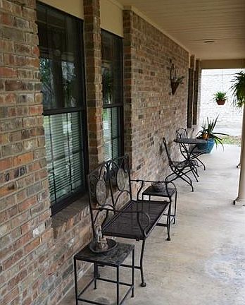 4th image of 112 W Laurel Ln