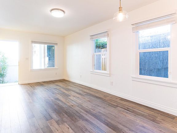 4th image of 328 N Occidental Blvd #1/2