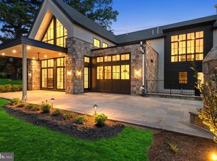 913 Drexel Ln, Bryn Mawr, PA 19010