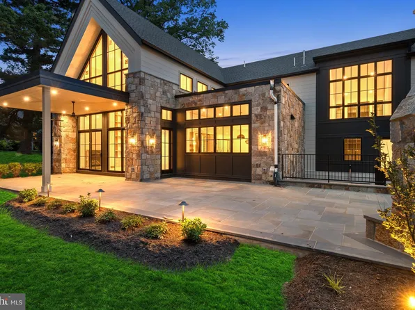 913 Drexel Ln, Bryn Mawr, PA 19010