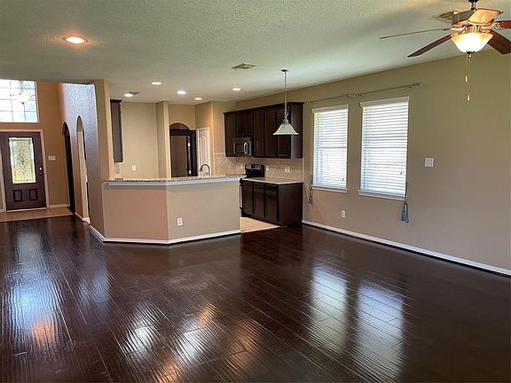3rd image of 6011 Preserve Ln