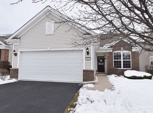 845 Cascade Falls Dr, Elgin, IL 60124