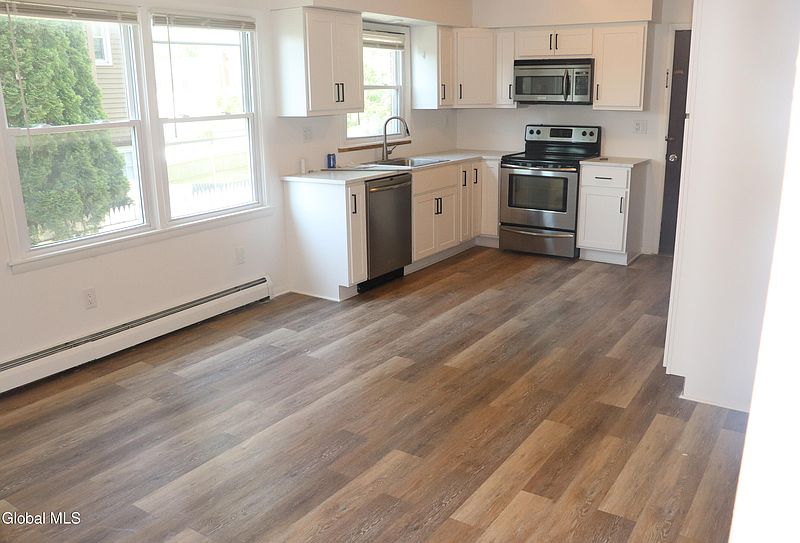 4th image of 12 Limerick Drive