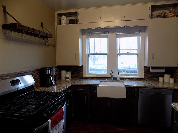 4th image of 302 S Prairie Ave