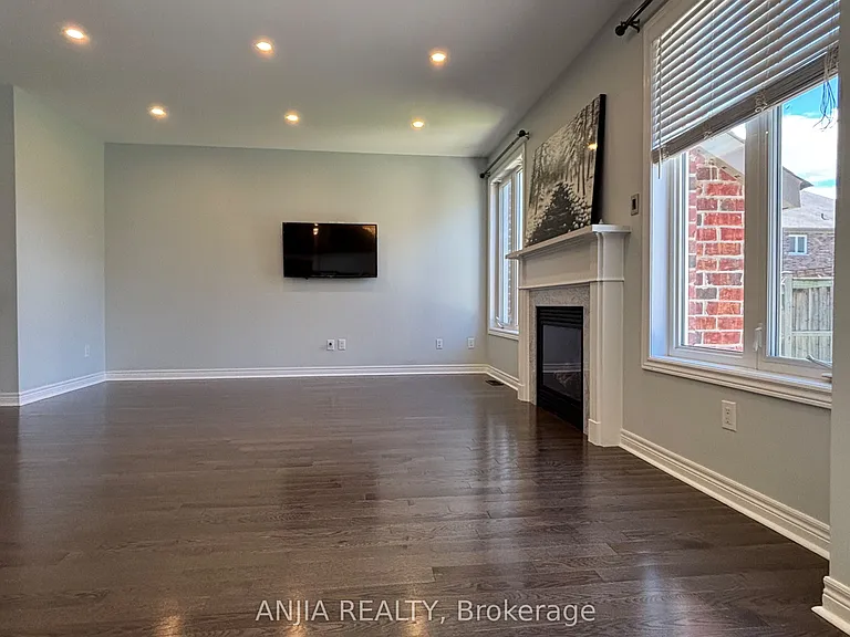 220 Hazelton Ave — Photo 4