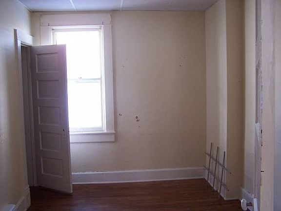 Main Floor Bedroom #2