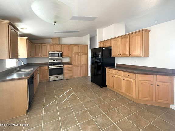 3rd image of 1124 Louie St